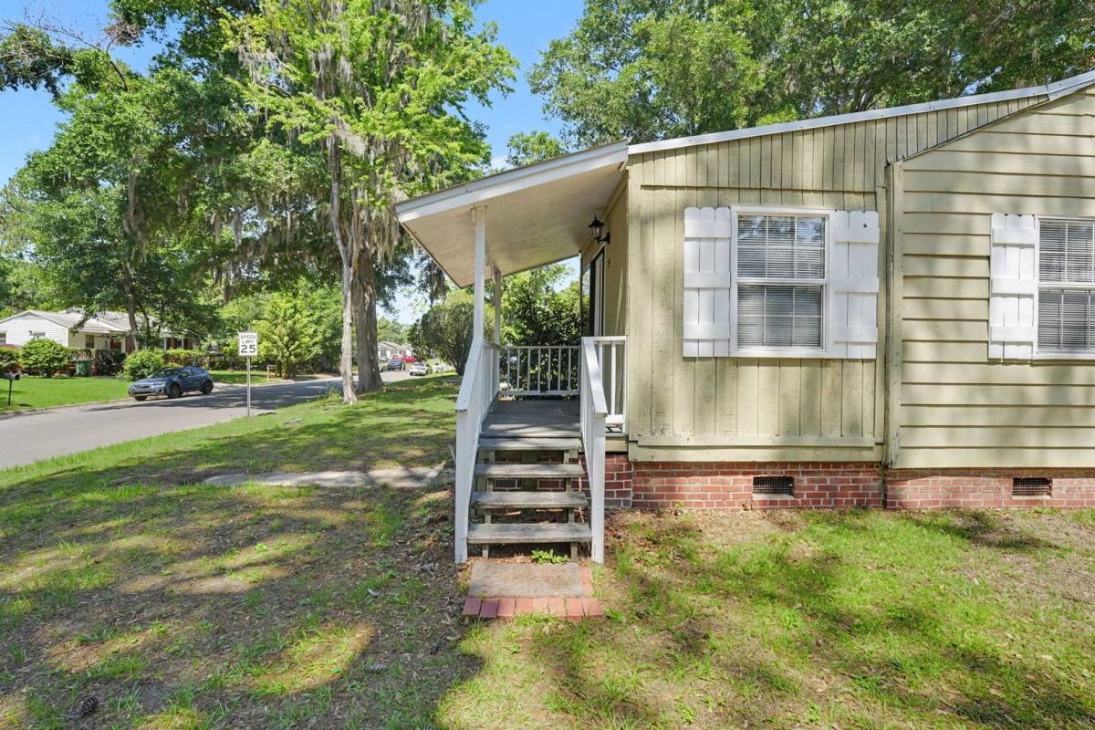 House for rent at 24 N Parkwood Dr, Savannah, GA 31404