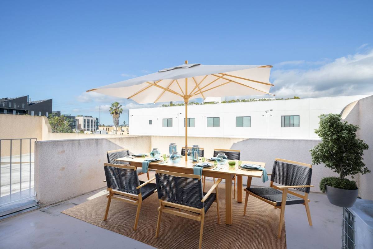 Townhouse for rent at 3644 Keystone Ave, Los Angeles, CA 90034