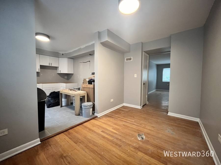 Apartment for rent at 1624 W Touhy Ave #3A, Chicago, IL 60626