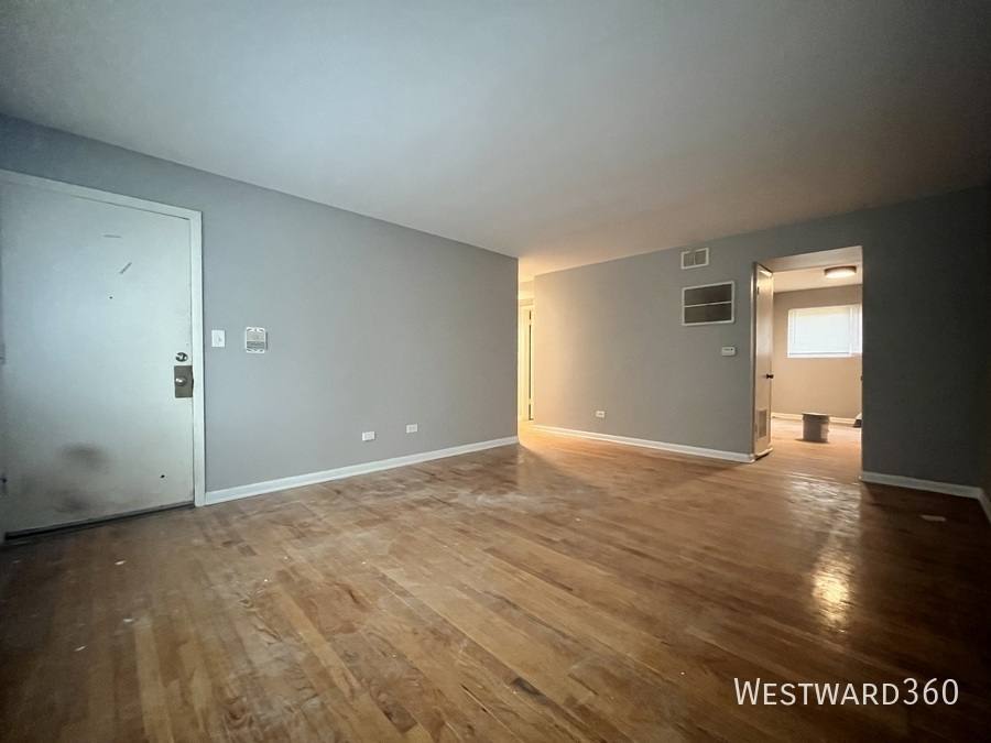 Apartment for rent at 1624 W Touhy Ave #3A, Chicago, IL 60626