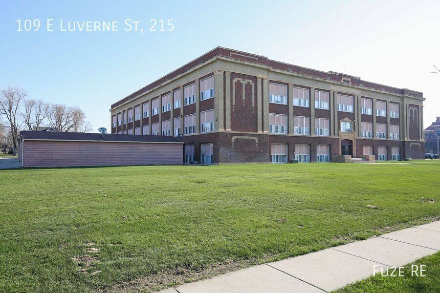 Apartment for rent at 109 E Luverne St #215, Luverne, MN 56156