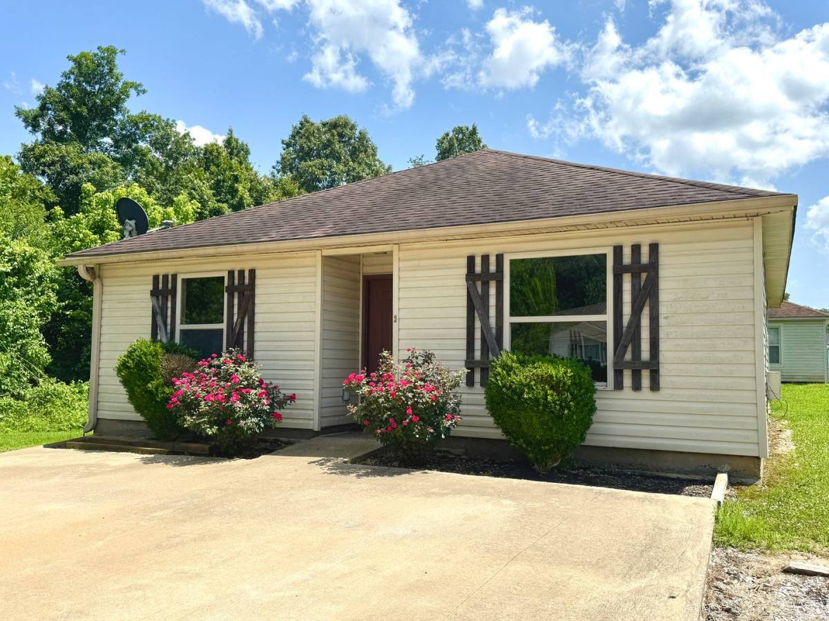 Townhouse for rent at 80 Gabriel Way, Sulphur Rock, AR 72579
