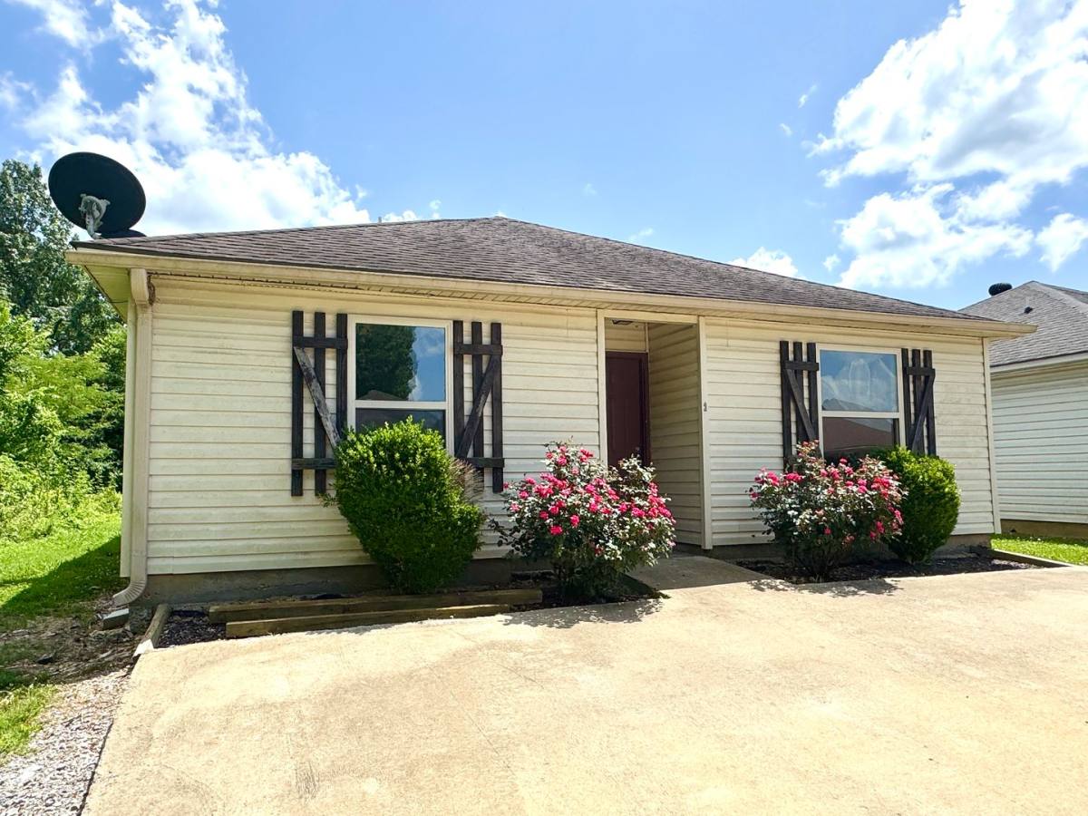 Townhouse for rent at 80 Gabriel Way, Sulphur Rock, AR 72579