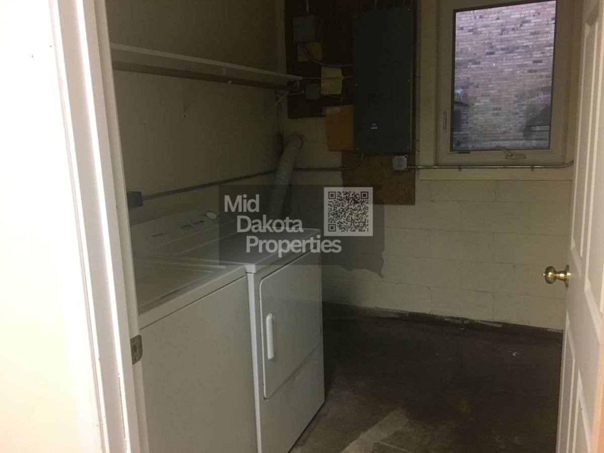 Apartment for rent at 112, 114, 116 120 E, Mitchell, SD 57301