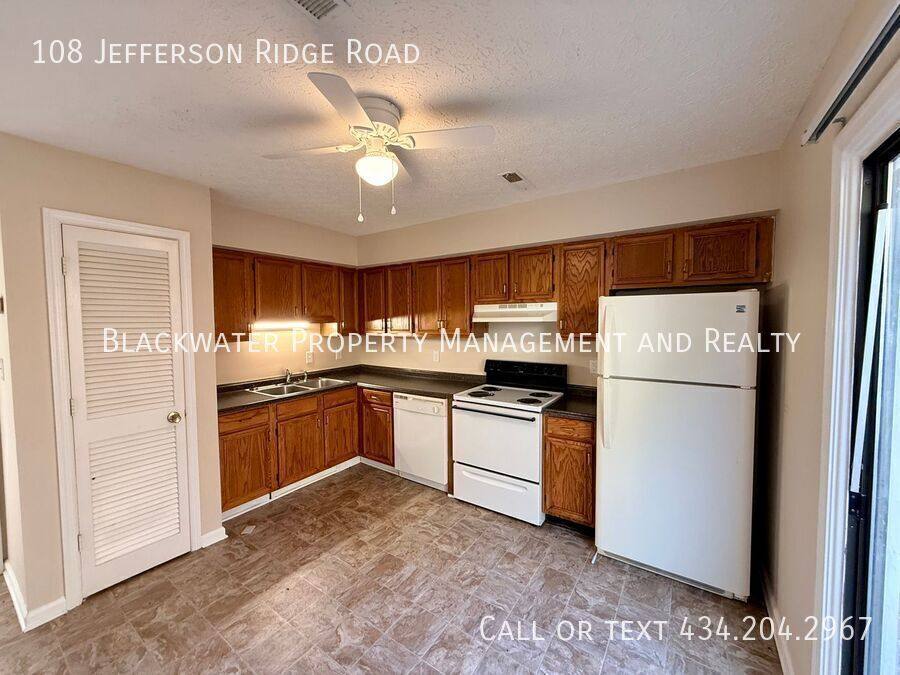 Townhouse for rent at 108 Jefferson Ridge Rd, Forest, VA 24551