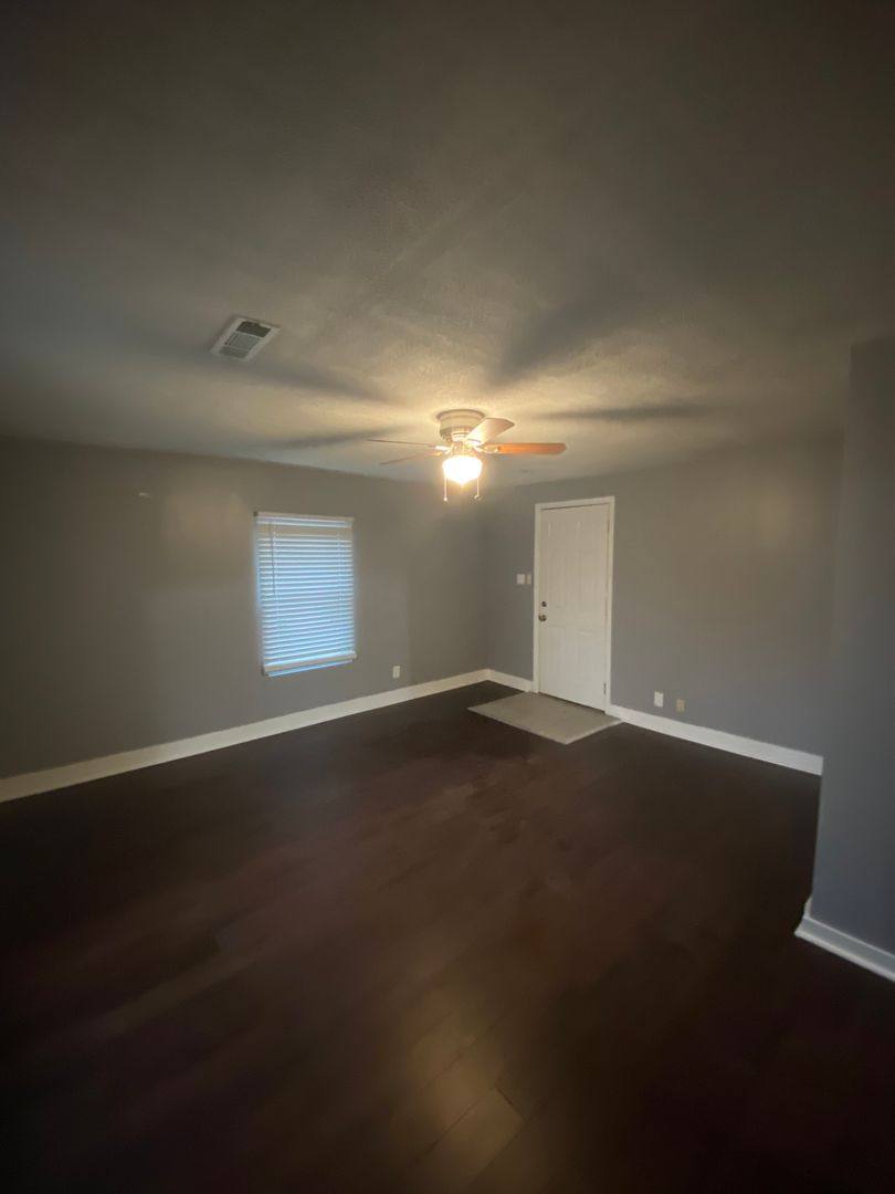 House for rent at 5518 N Broadway St, Knoxville, TN 37918