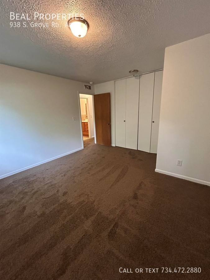 Apartment for rent at 938 S Grove Rd #4, Ypsilanti, MI 48198