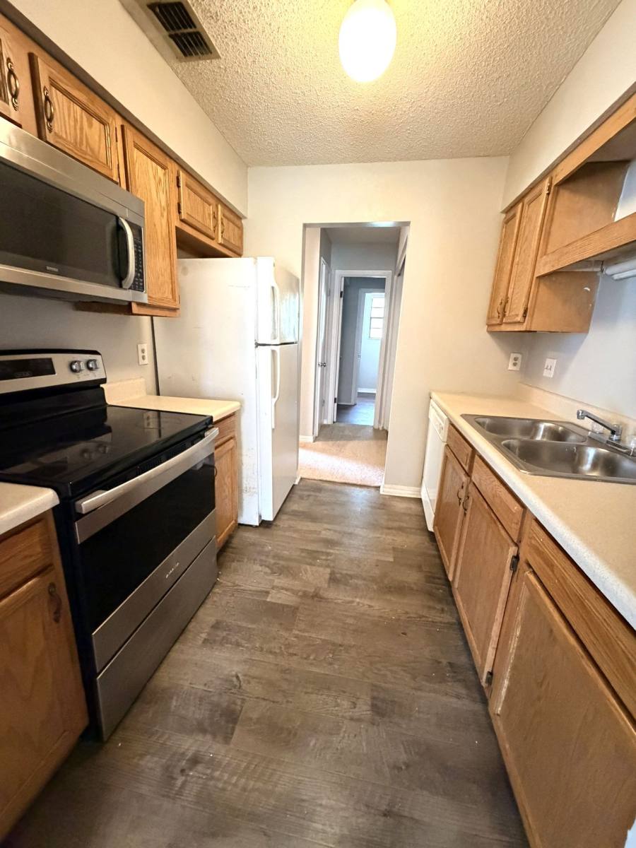 Apartment for rent at 460 Bentwood Lane, Orange Park, FL 32073