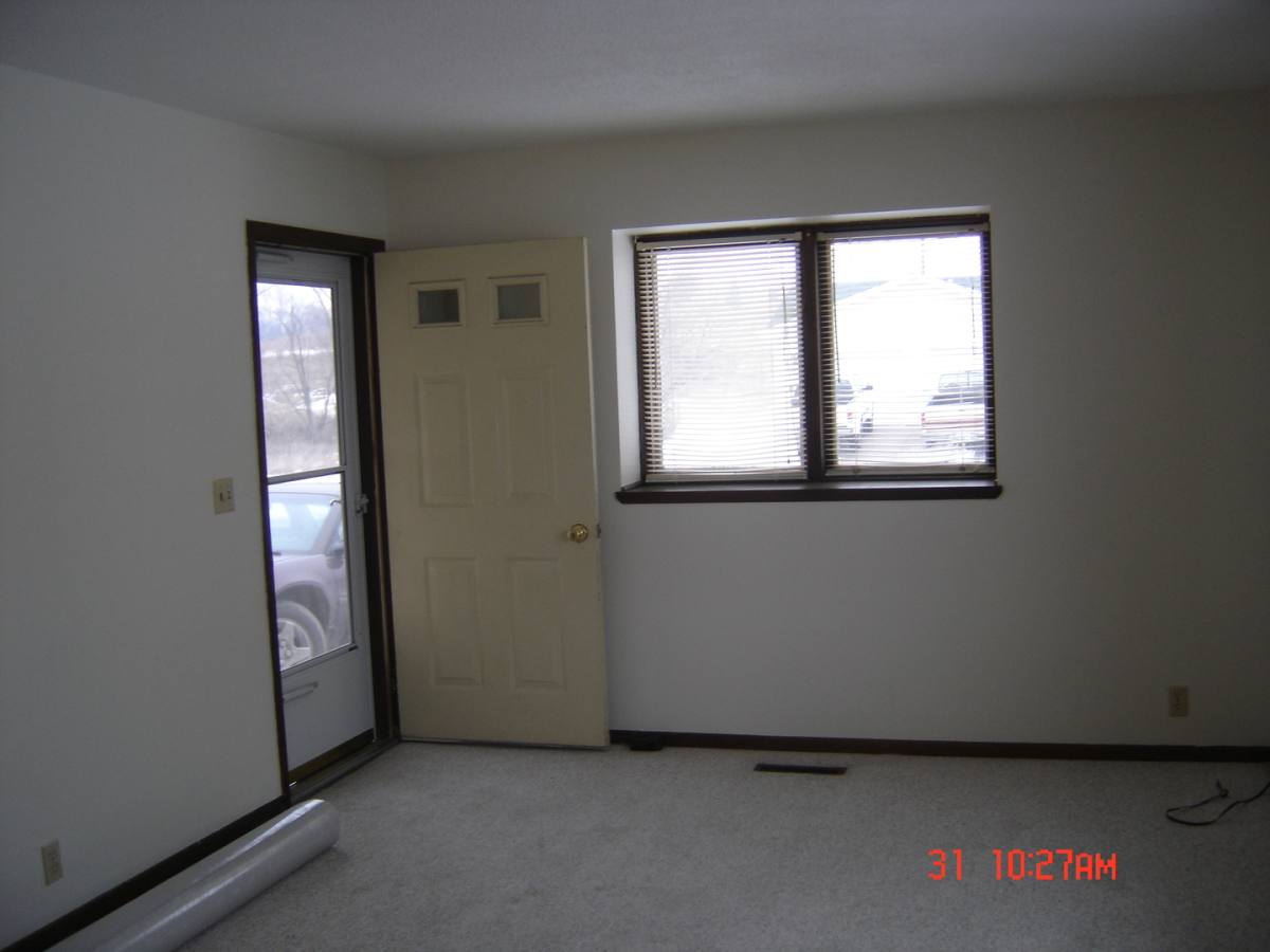 House for rent at 70 Brook Circle, Pella, IA 50219