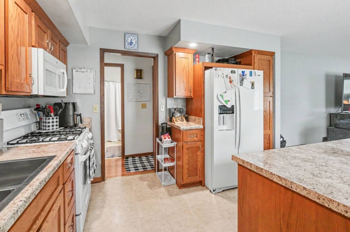House for rent at 70 Brook Circle, Pella, IA 50219