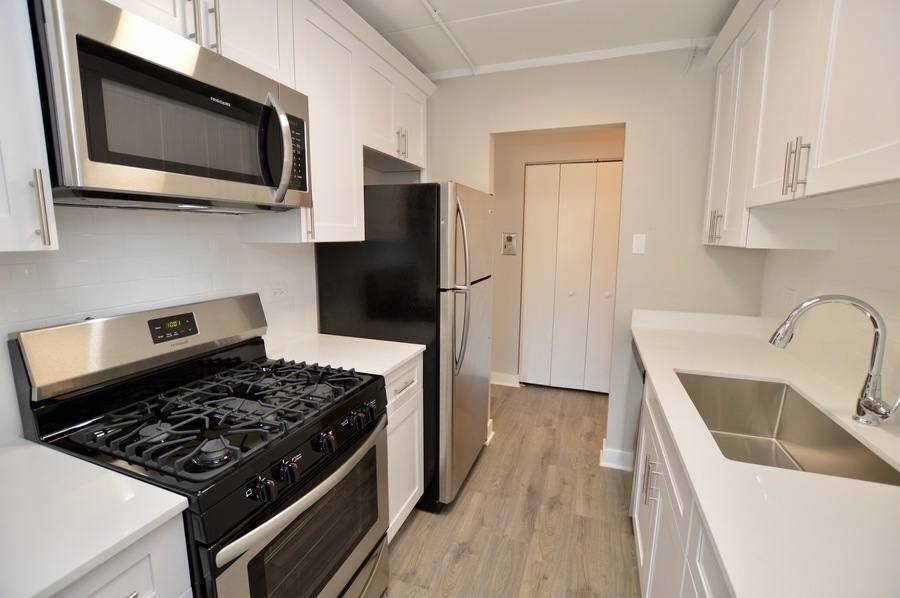 Apartment for rent at 5133 Washington St #4D, Downers Grove, IL 60515