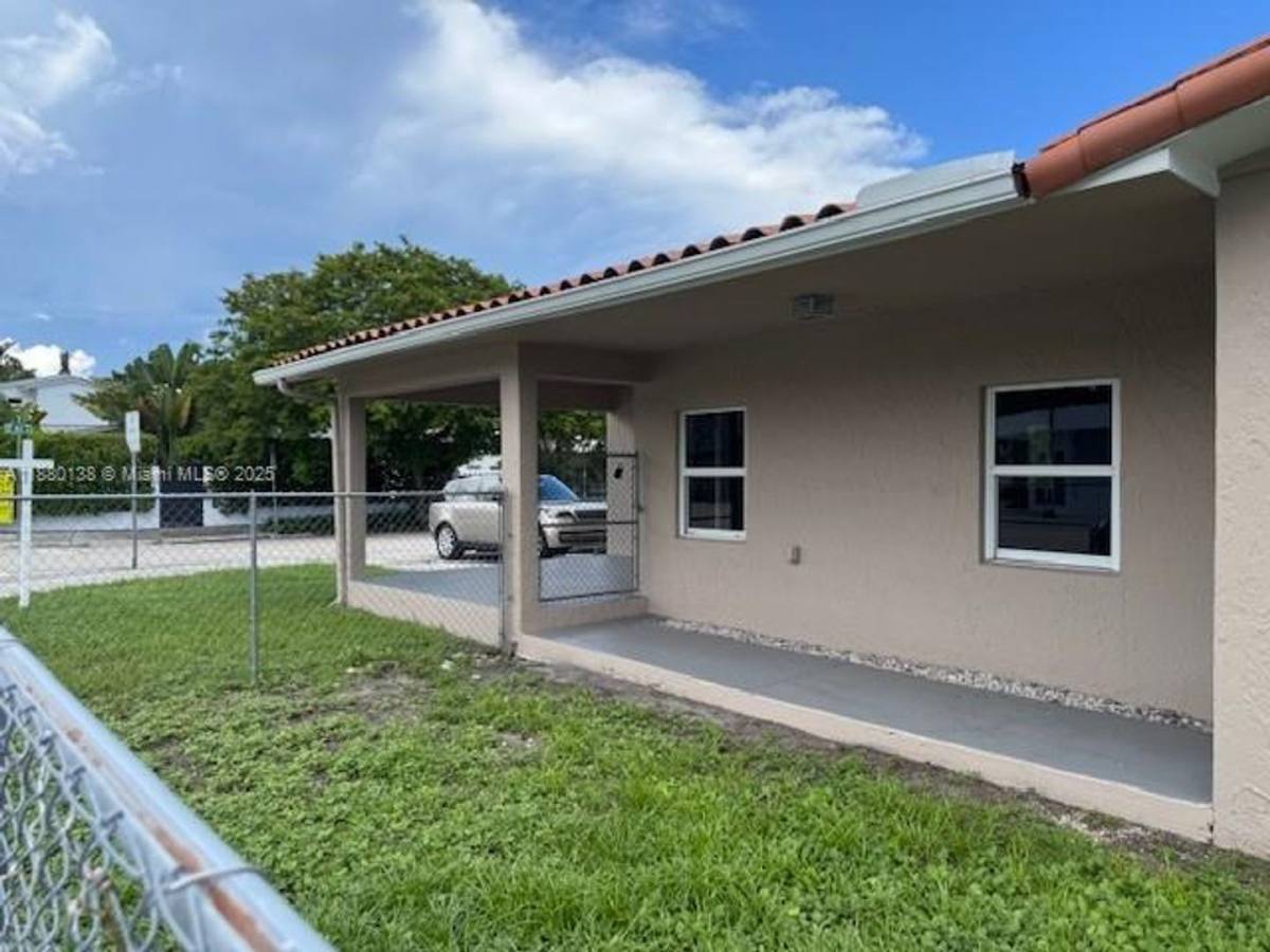 House for rent at 200 NE 44th St, Miami, FL 33137