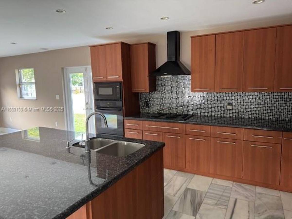 House for rent at 200 NE 44th St, Miami, FL 33137