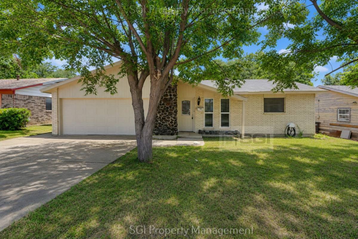 House for rent at 4709 Fair Park Blvd, Fort Worth, TX 76115
