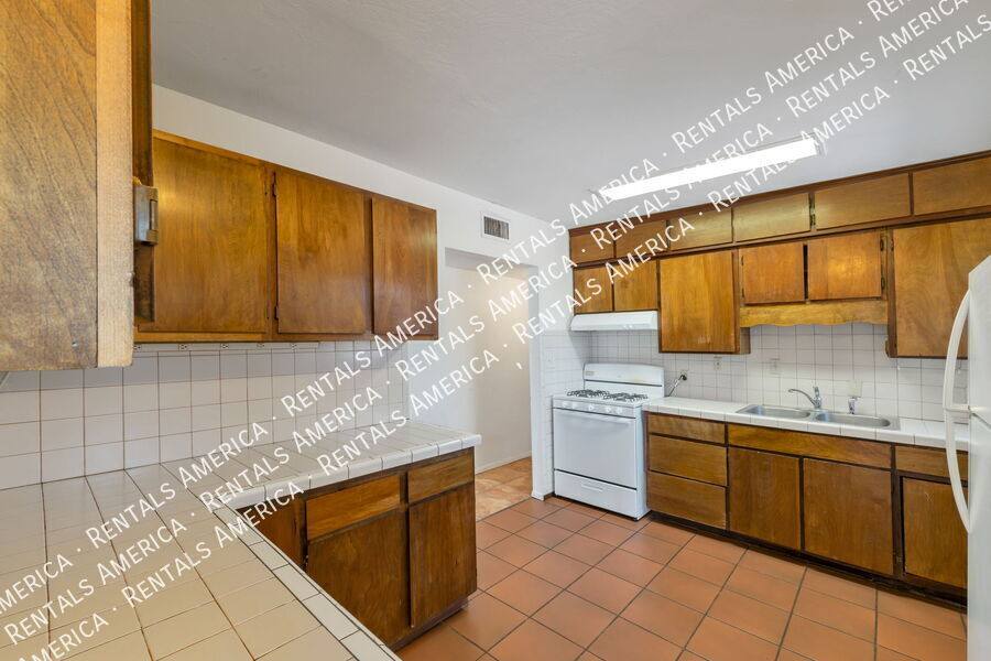 Apartment for rent at 947 N Alvernon Way #11, Tucson, AZ 85711