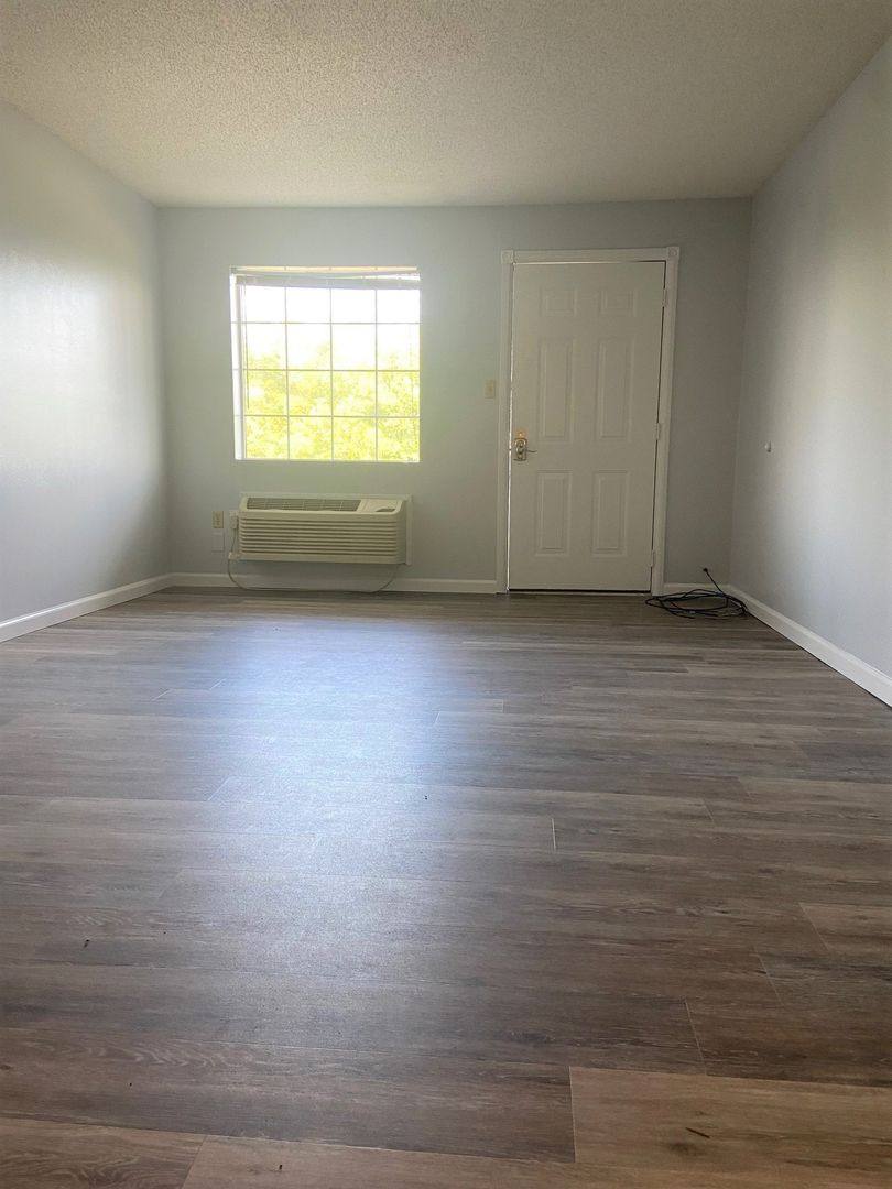 Apartment for rent at 10000 Historic Highway 165, Hollister, MO 65672