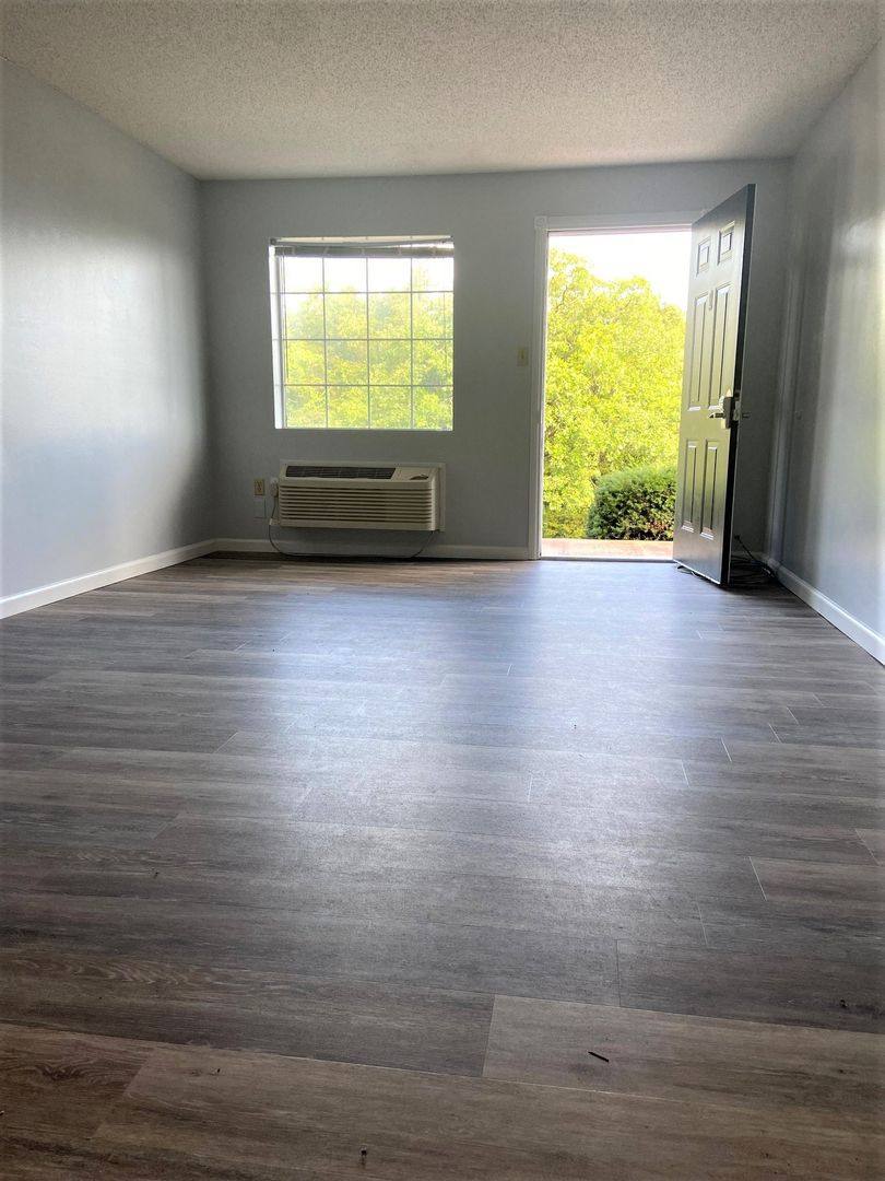 Apartment for rent at 10000 Historic Highway 165, Hollister, MO 65672
