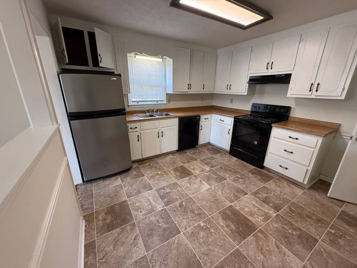 House for rent at 1272 Aiken Rd, Bogart, GA 30622