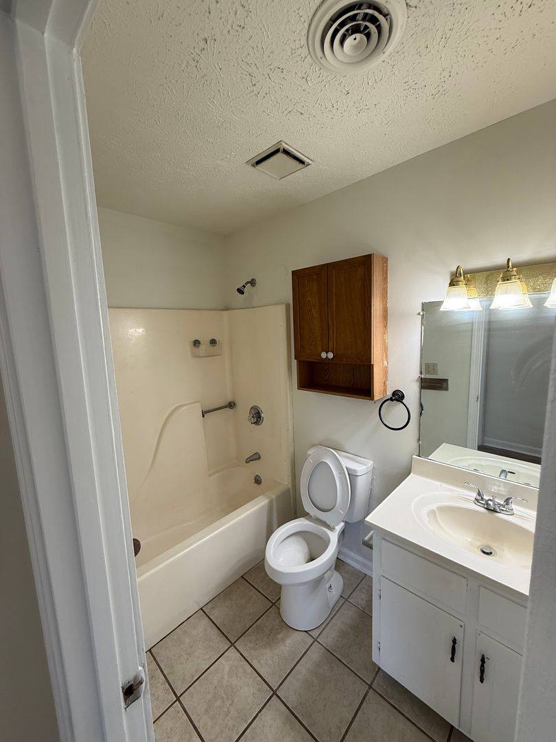 House for rent at 1272 Aiken Rd, Bogart, GA 30622