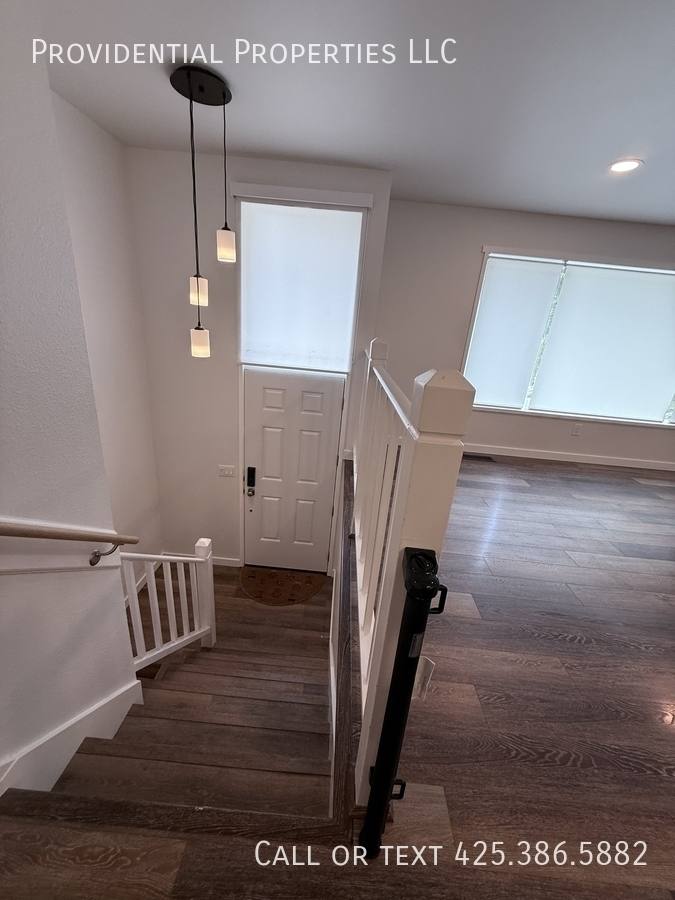 House for rent at 10912 129th Place NE, Kirkland, WA 98033