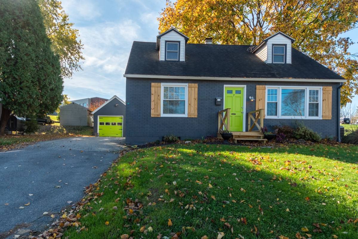 House for rent at 7 Circle Rd, Millersville, PA 17551