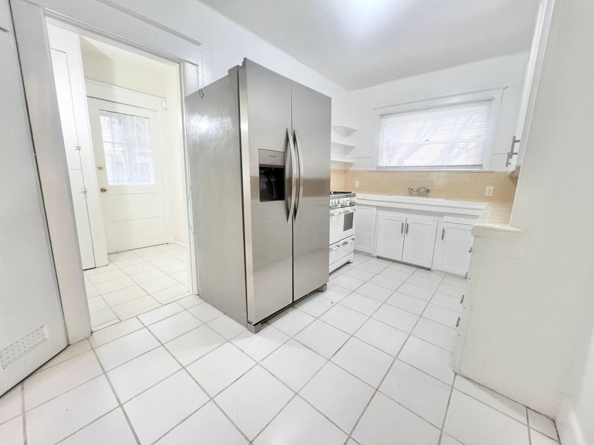 Apartment for rent at 1243 E Ocean Blvd, Long Beach, CA 90802