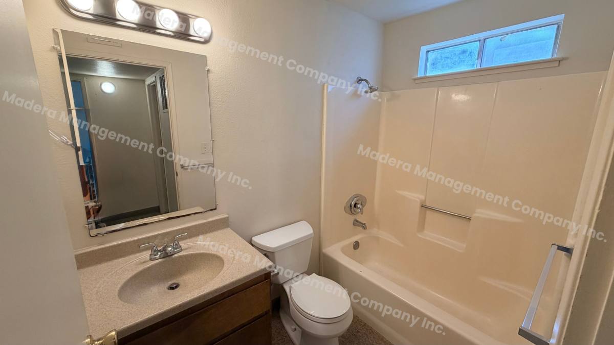 Apartment for rent at 212 N C St, Madera, CA 93638