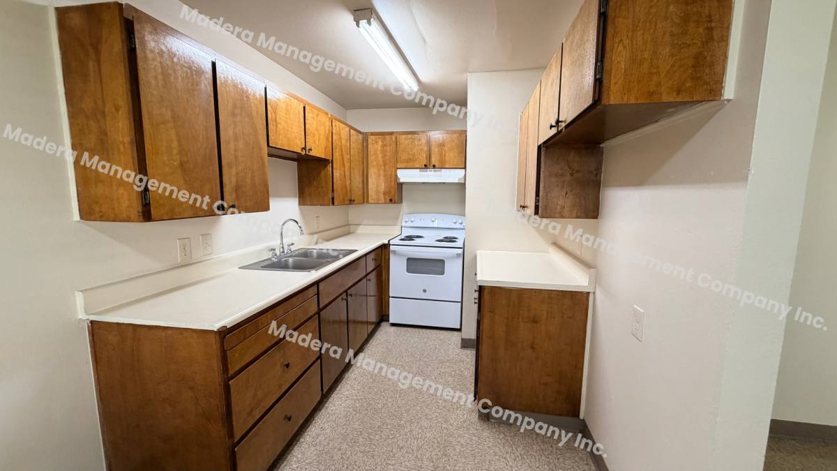 Apartment for rent at 212 N C St, Madera, CA 93638