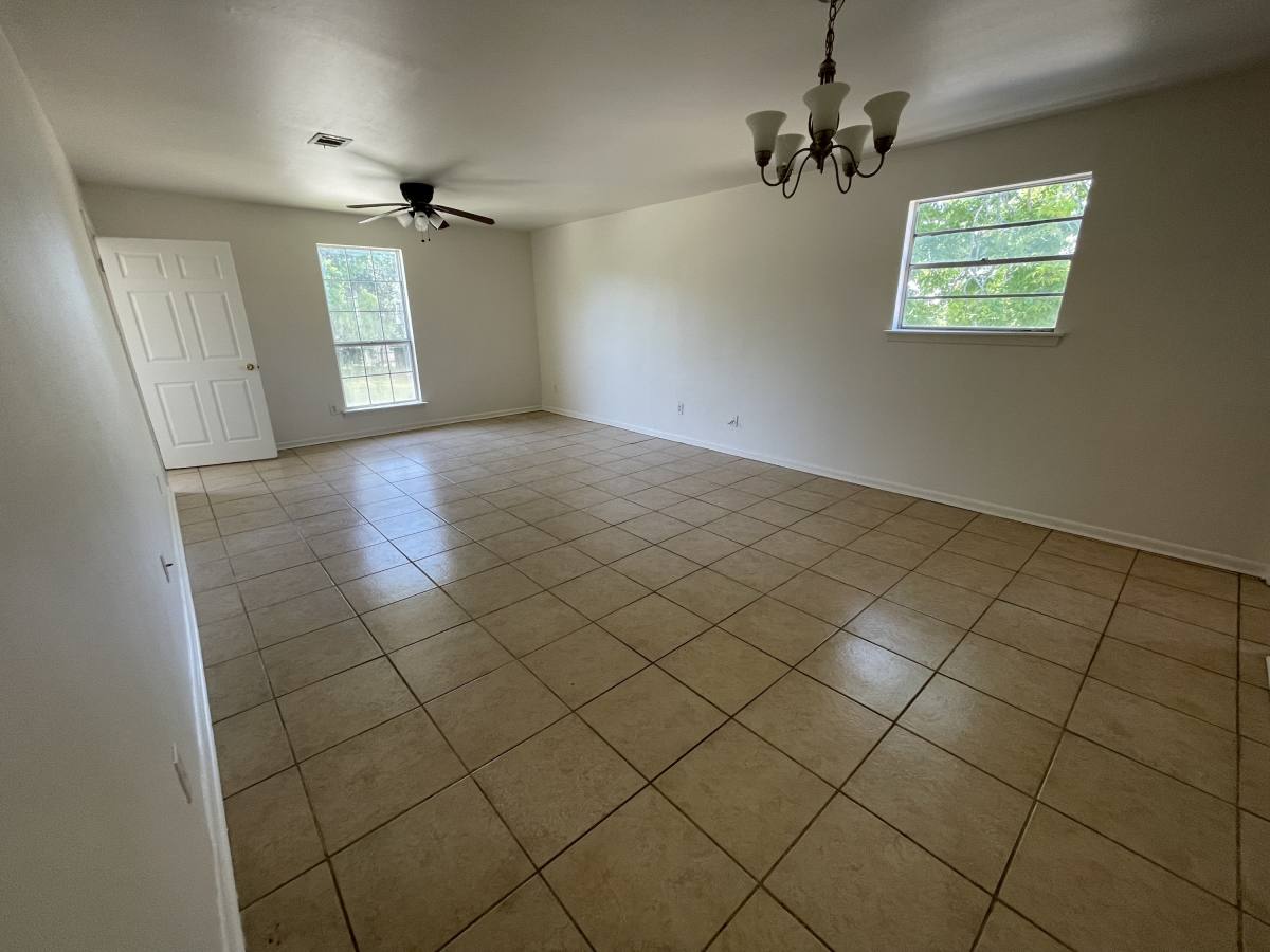 House for rent at 2429 Octavia Dr, Chalmette, LA 70043