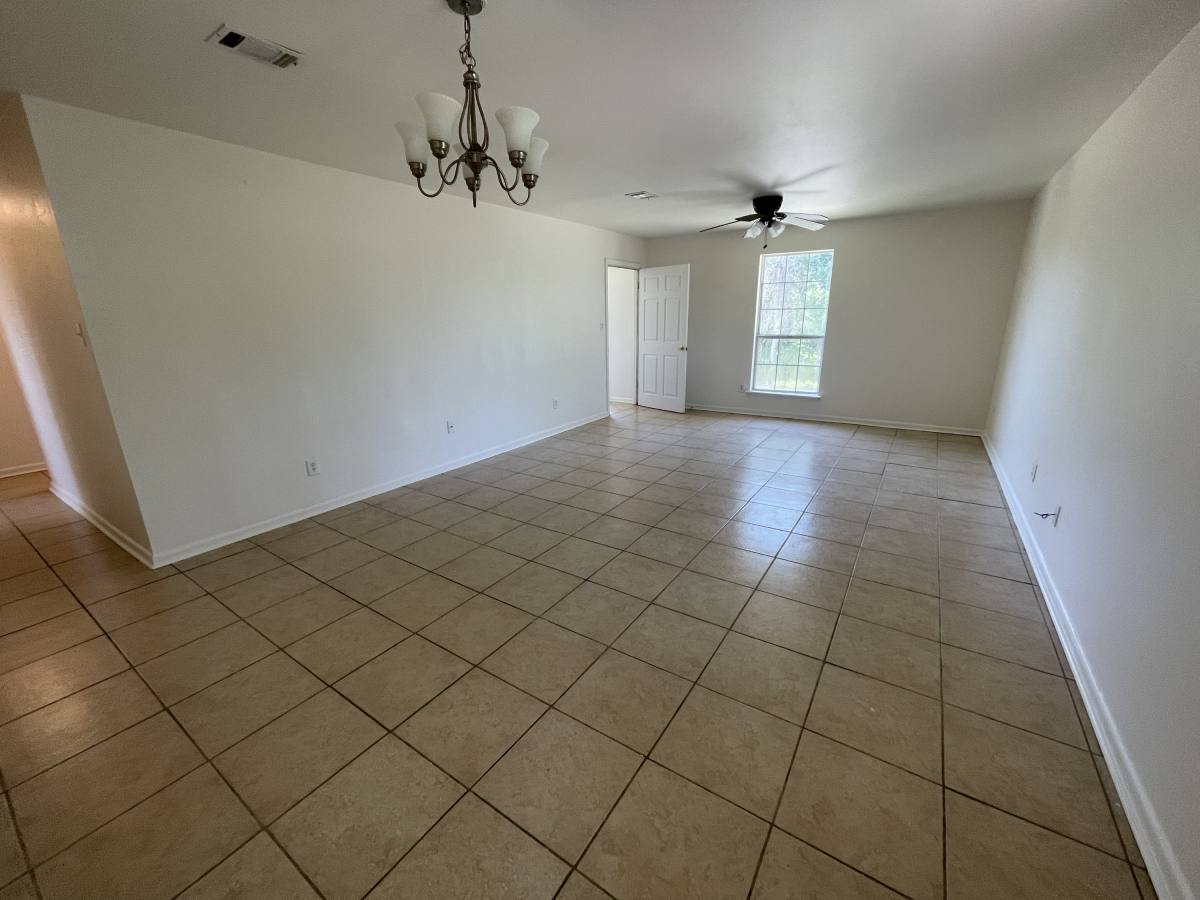 House for rent at 2429 Octavia Dr, Chalmette, LA 70043