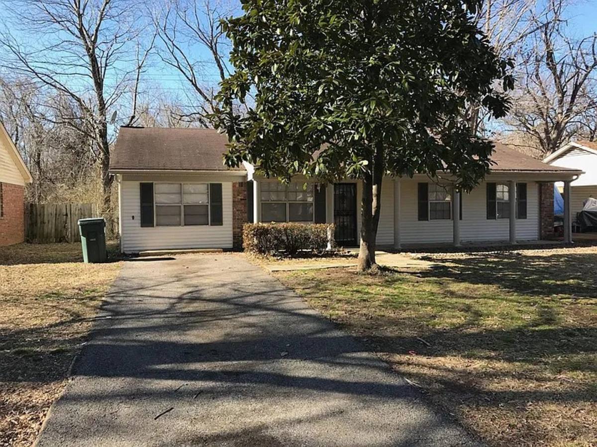 House for rent at 8495 Charleston Dr, Southaven, MS 38671