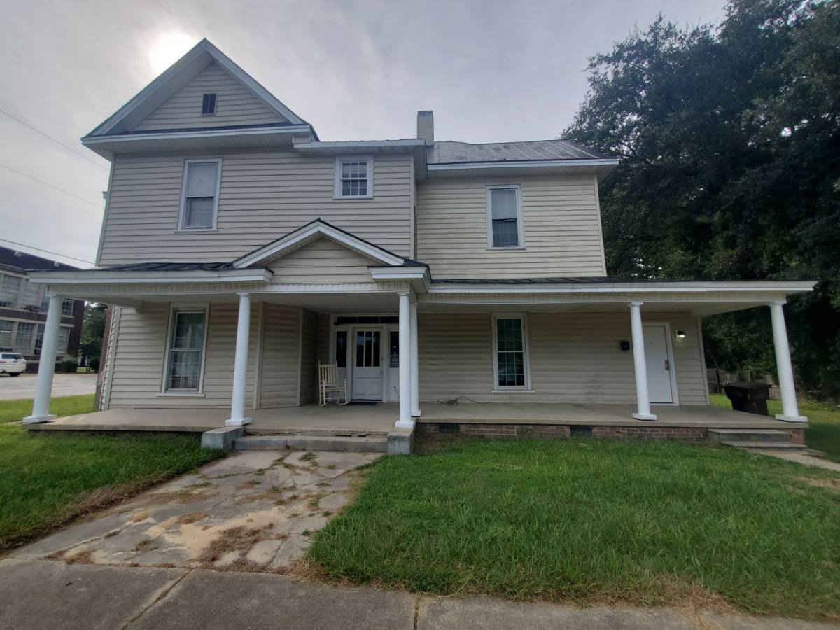 Apartment for rent at 510 S Magnolia Ave, Dunn, NC 28334