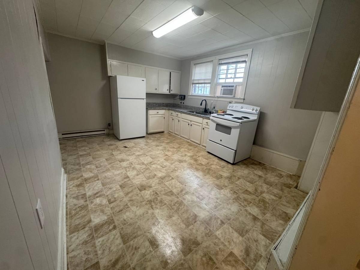 Apartment for rent at 510 S Magnolia Ave, Dunn, NC 28334