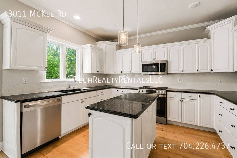 House for rent at 3011 McKee Rd, Charlotte, NC 28270