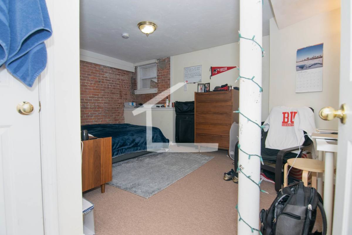 Apartment for rent at 77 Gibbs St #1, Brookline, MA 02446