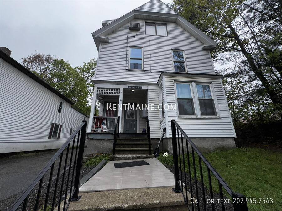 Apartment for rent at 38 Oak St #3, Augusta, ME 04330