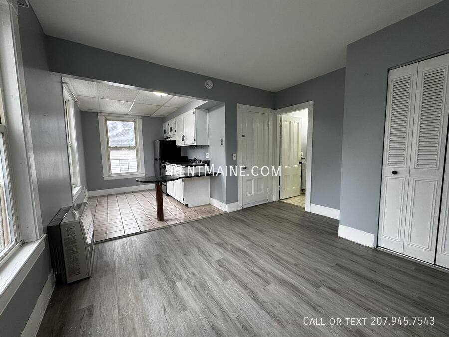 Apartment for rent at 38 Oak St #3, Augusta, ME 04330