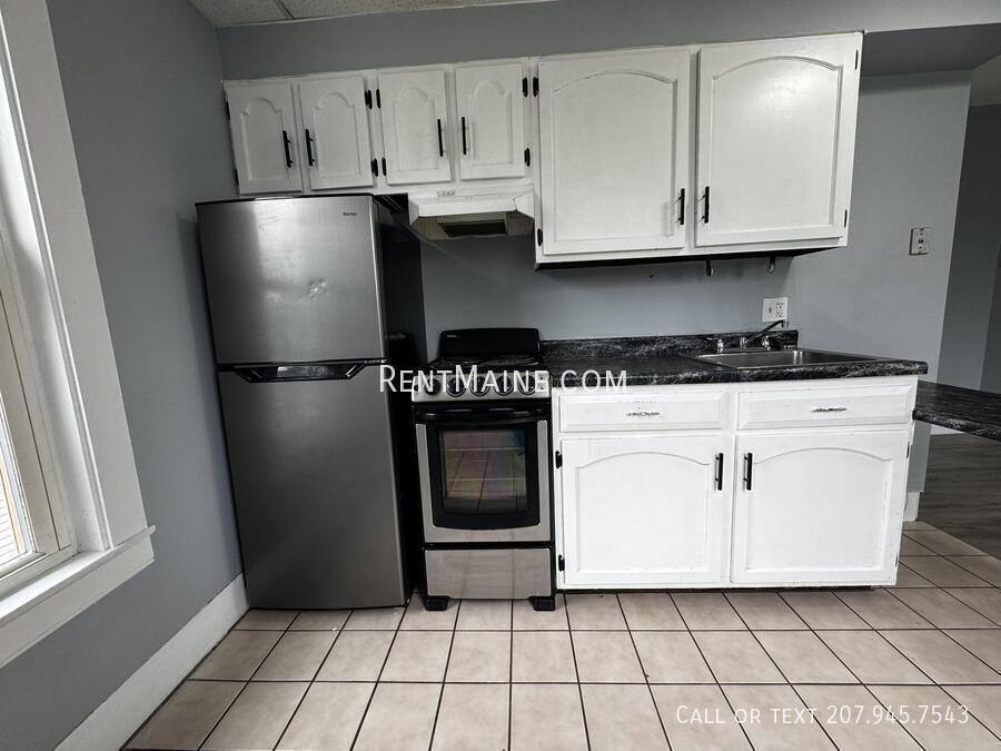 Apartment for rent at 38 Oak St #3, Augusta, ME 04330