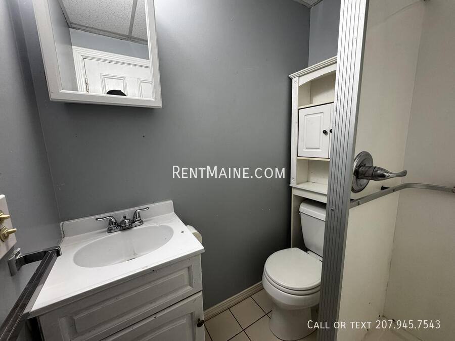 Apartment for rent at 38 Oak St #3, Augusta, ME 04330
