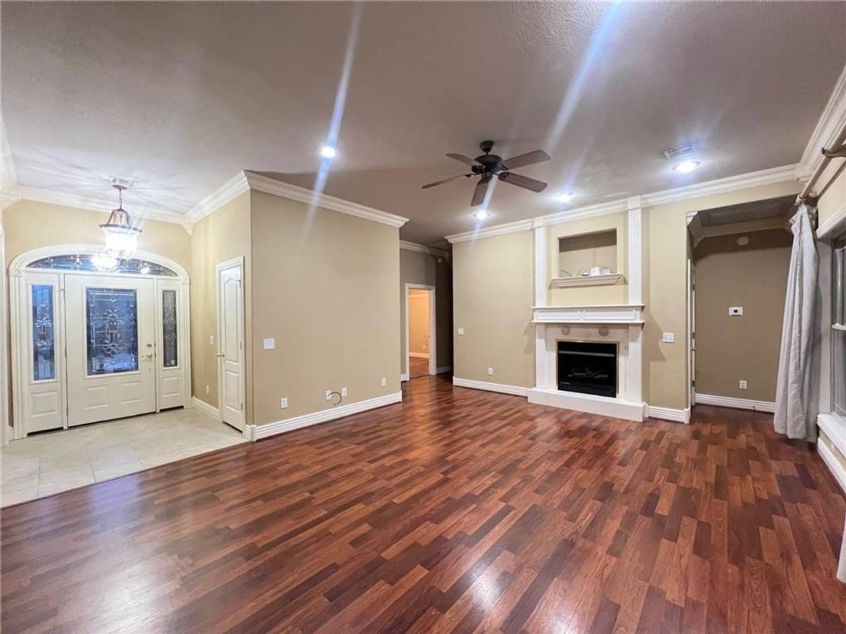 House for rent at 6517 N Tall Oaks Loop, Springdale, AR 72762