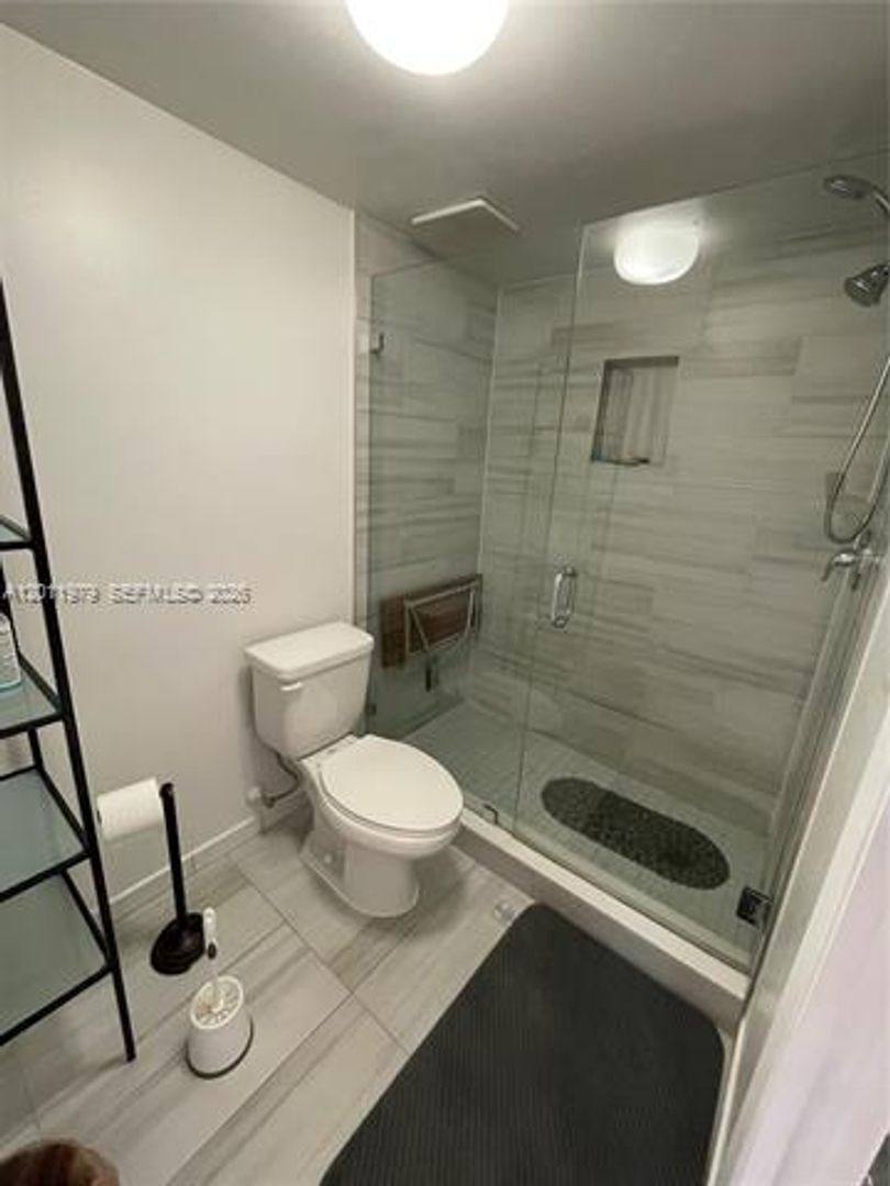 Condo for rent at 1621 Collins Ave, Miami Beach, FL 33139