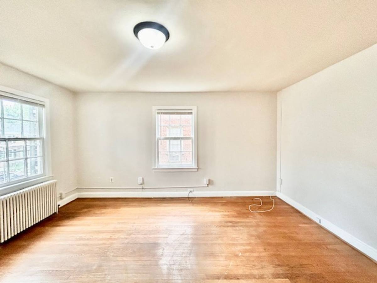 Apartment for rent at 4534 Avondale St, Bethesda, MD 20814