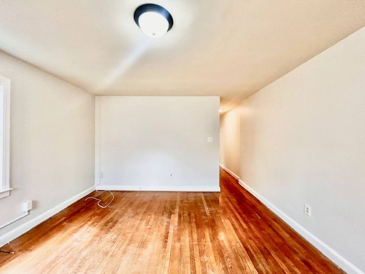 Apartment for rent at 4534 Avondale St, Bethesda, MD 20814
