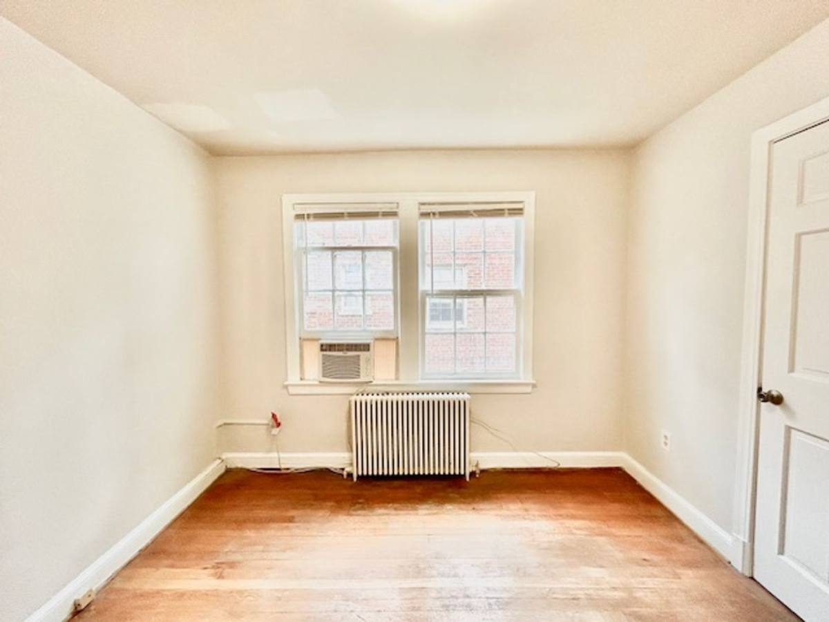 Apartment for rent at 4534 Avondale St, Bethesda, MD 20814