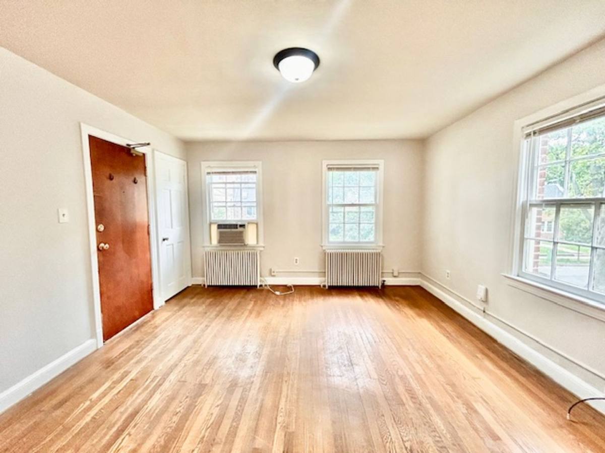 Apartment for rent at 4534 Avondale St, Bethesda, MD 20814