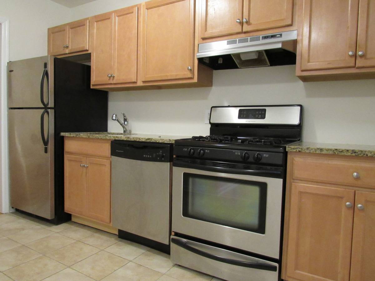 Apartment for rent at 93 Pine St, Montclair, NJ 07042