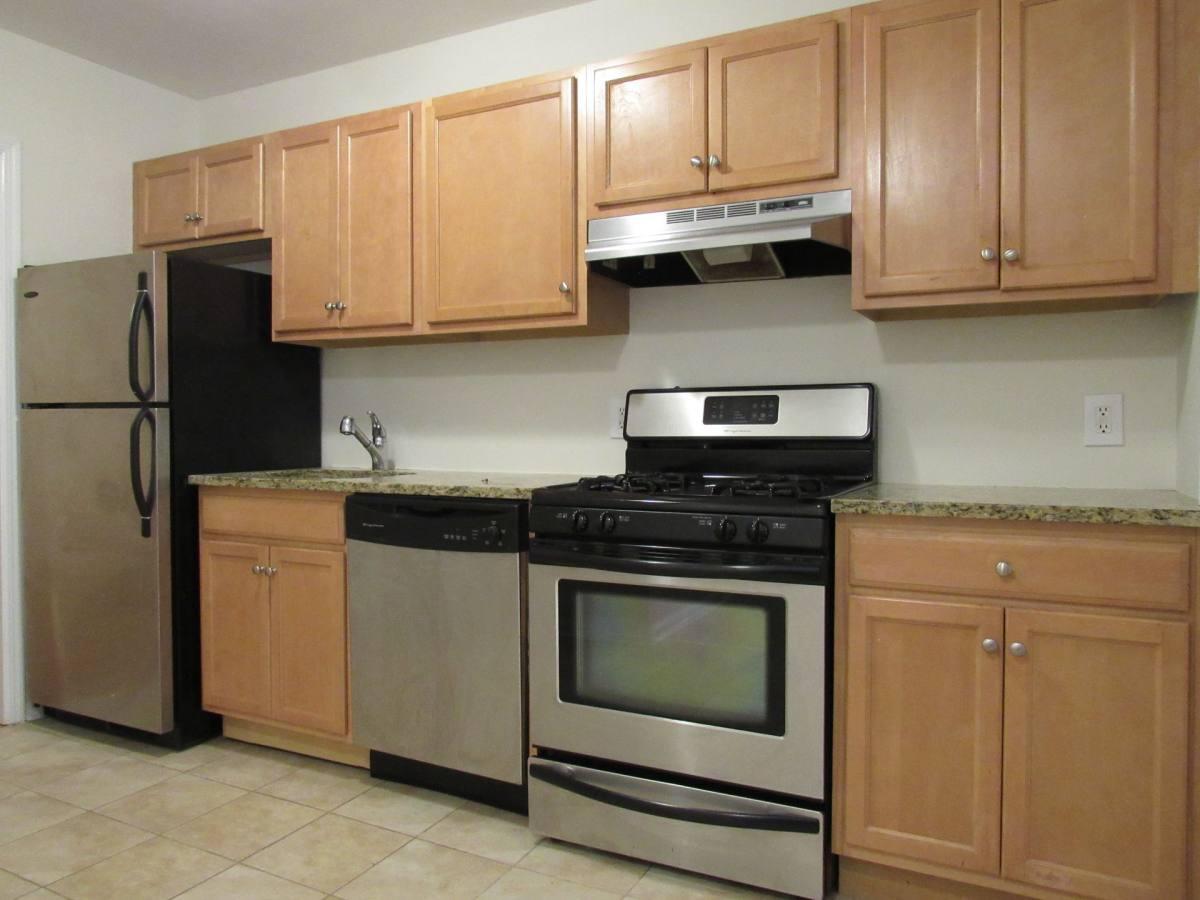 Apartment for rent at 93 Pine St, Montclair, NJ 07042