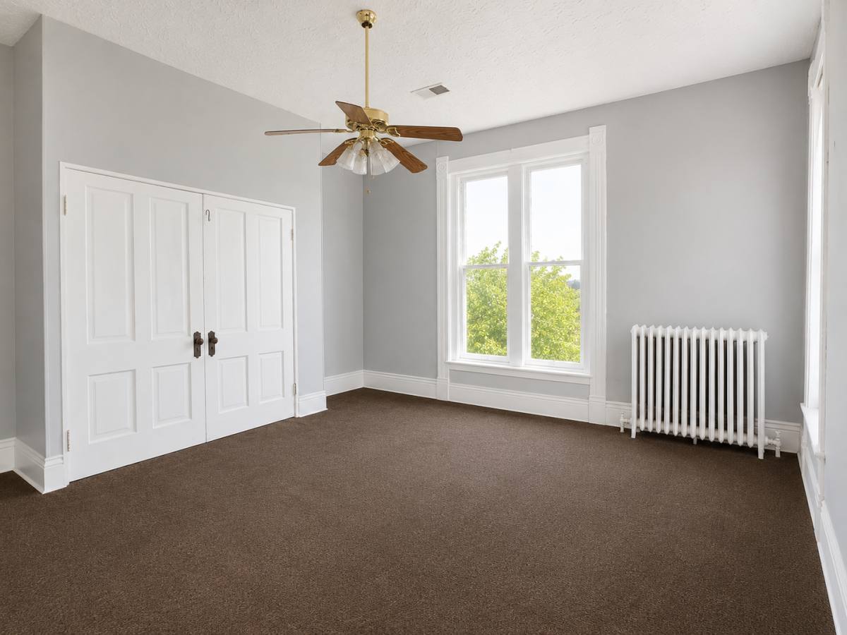 Apartment for rent at 1338 College St, Bowling Green, KY 42101