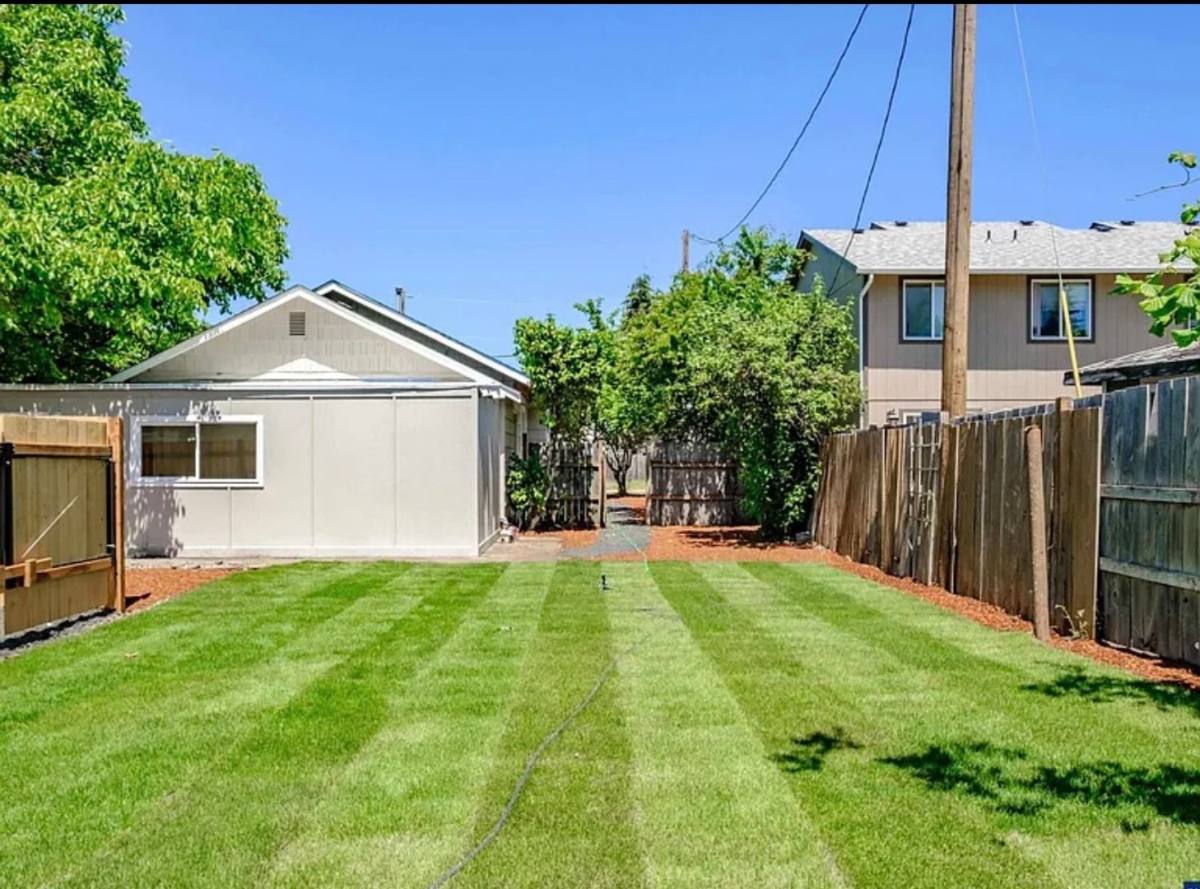 House for rent at 690 W Morton St, Lebanon, OR 97355