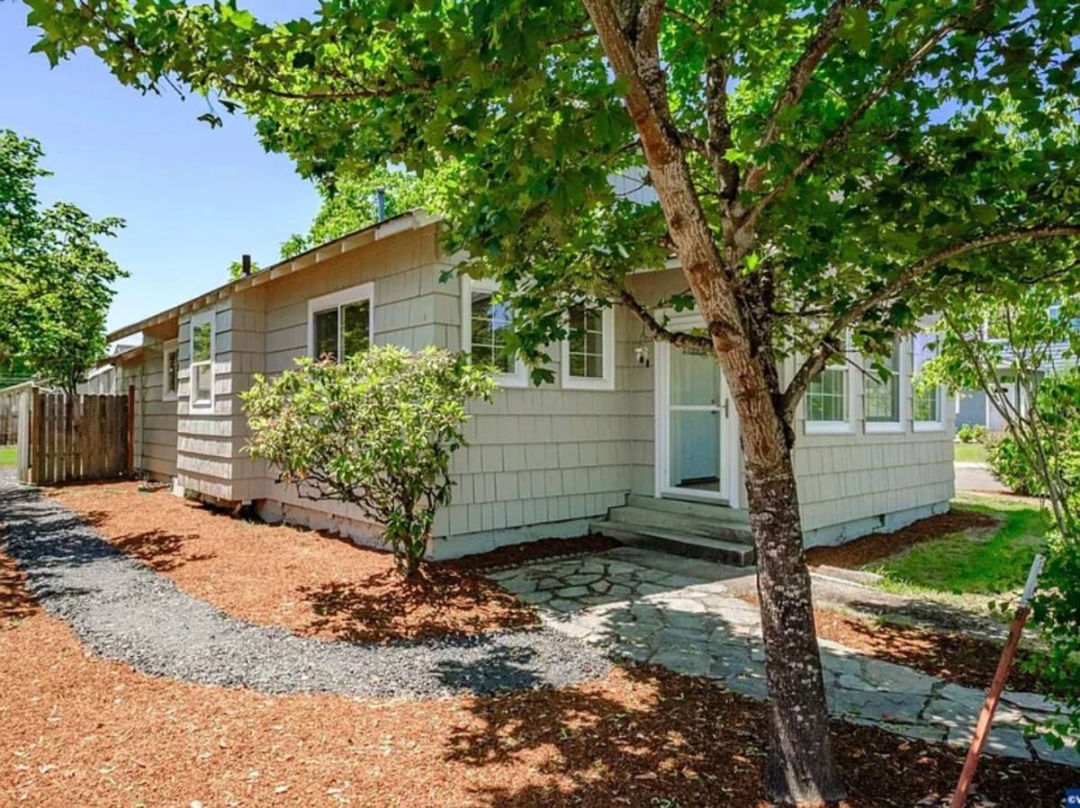 House for rent at 690 W Morton St, Lebanon, OR 97355